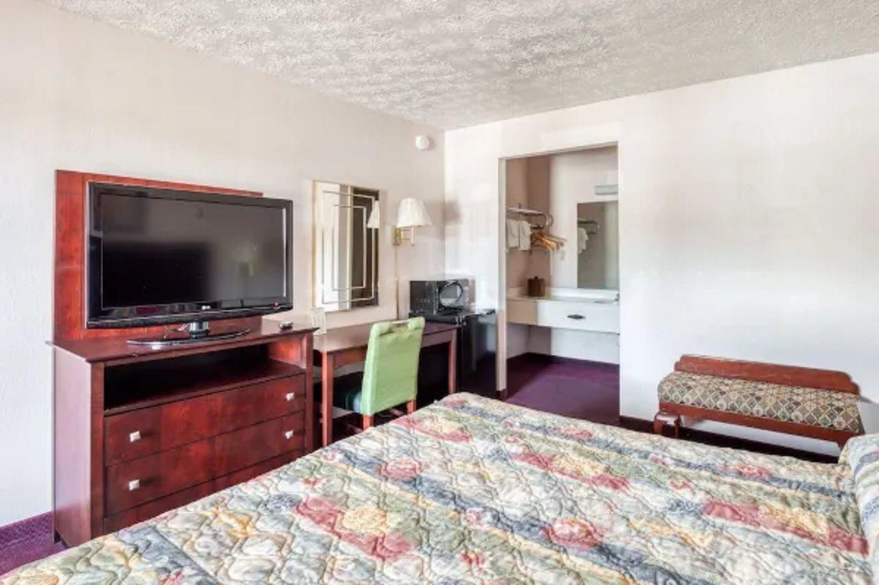 Oyo Hotel Decatur I-20 East & Wesley Club Dr Exteriör bild